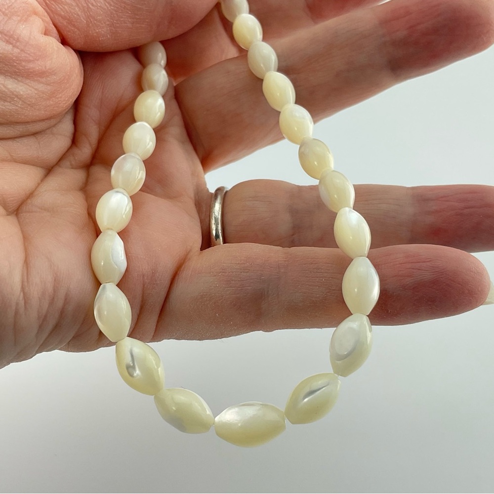 Mother of Pearl Choker Necklace, Handmade, Graduated Oval Beads, 16" Long - Picture 9 of 12